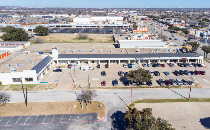 Pictures of Retail property located at 6455 Hilltop Dr, North Richland Hills, TX 76180 for lease - image #1