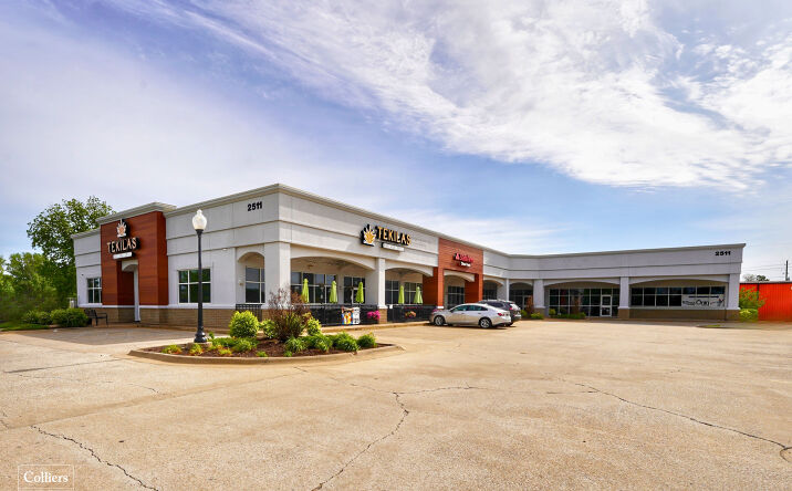 Pictures of Retail property located at 2511 N 2nd St, Rogers, AR 72756 for lease - image #1