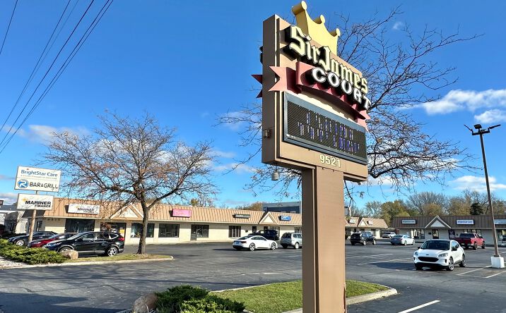 Pictures of Retail, Office property located at 9521 Indianapolis Blvd, Highland, IN 46322 for lease - image #1