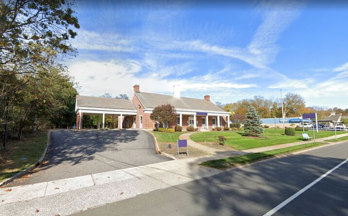 Pictures of Retail property located at 599 Middle Country Rd, Middle Island, NY 11953 for lease - image #1