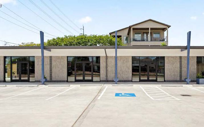 Pictures of Retail property located at 1303 N Durham Dr, Houston, TX 77008 for lease - image #1