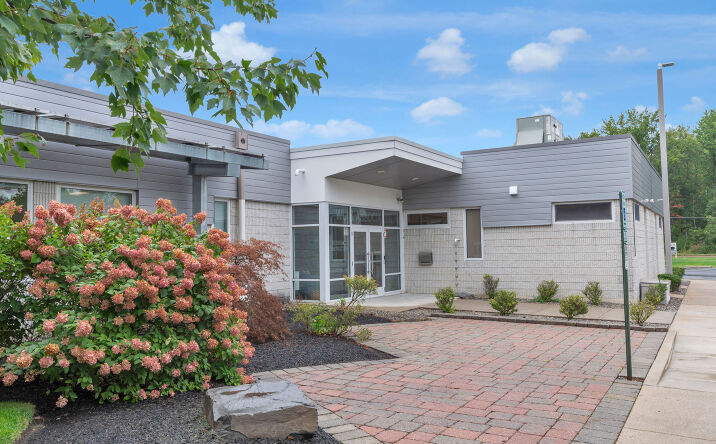 Pictures of Retail, Office property located at 100 Gaither Dr, Mt Laurel Township, NJ 08054 for lease - image #1