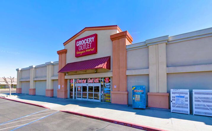 Pictures of Retail property located at 1825 E Ashlan Ave, Fresno, CA 93726 for lease - image #1