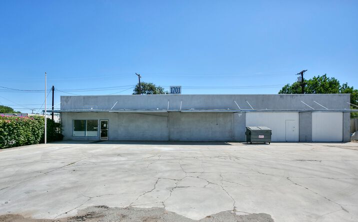 Pictures of Industrial property located at 1701 N San Fernando Blvd, Burbank, CA 91504 for lease - image #1