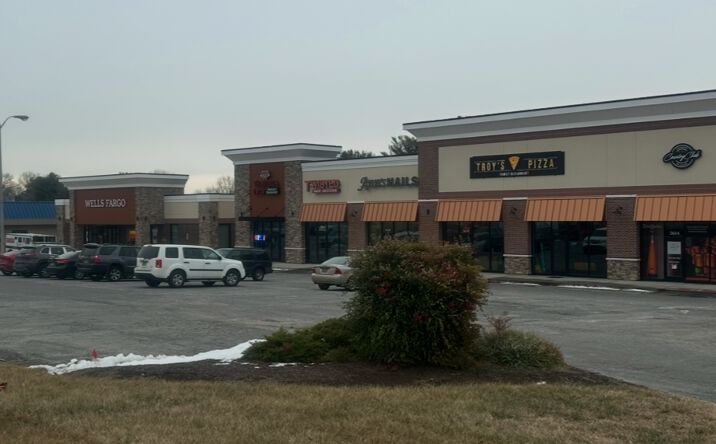 Pictures of Retail property located at 2618 Kirkwood Hwy, Newark, DE 19711 for lease - image #1
