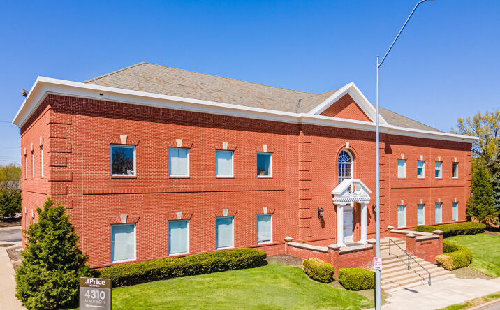 Pictures of Office property located at 4310 Madison Ave, KCMO, MO 64111 for lease - image #1