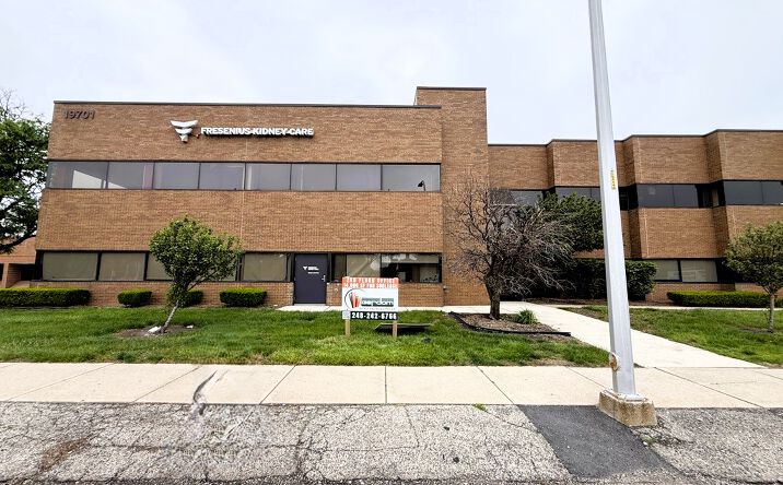 Pictures of Office property located at 19701 Vernier Rd, Harper Woods, MI 48225 for lease - image #1
