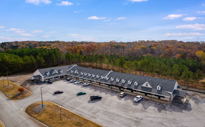 Pictures of Retail property located at 108 Stonebridge Blvd, Bremen, GA 30110 for lease - image #1