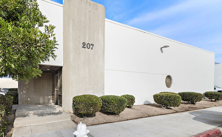 Pictures of Industrial property located at 207 E Alton Ave, Santa Ana, CA 92707 for lease - image #1