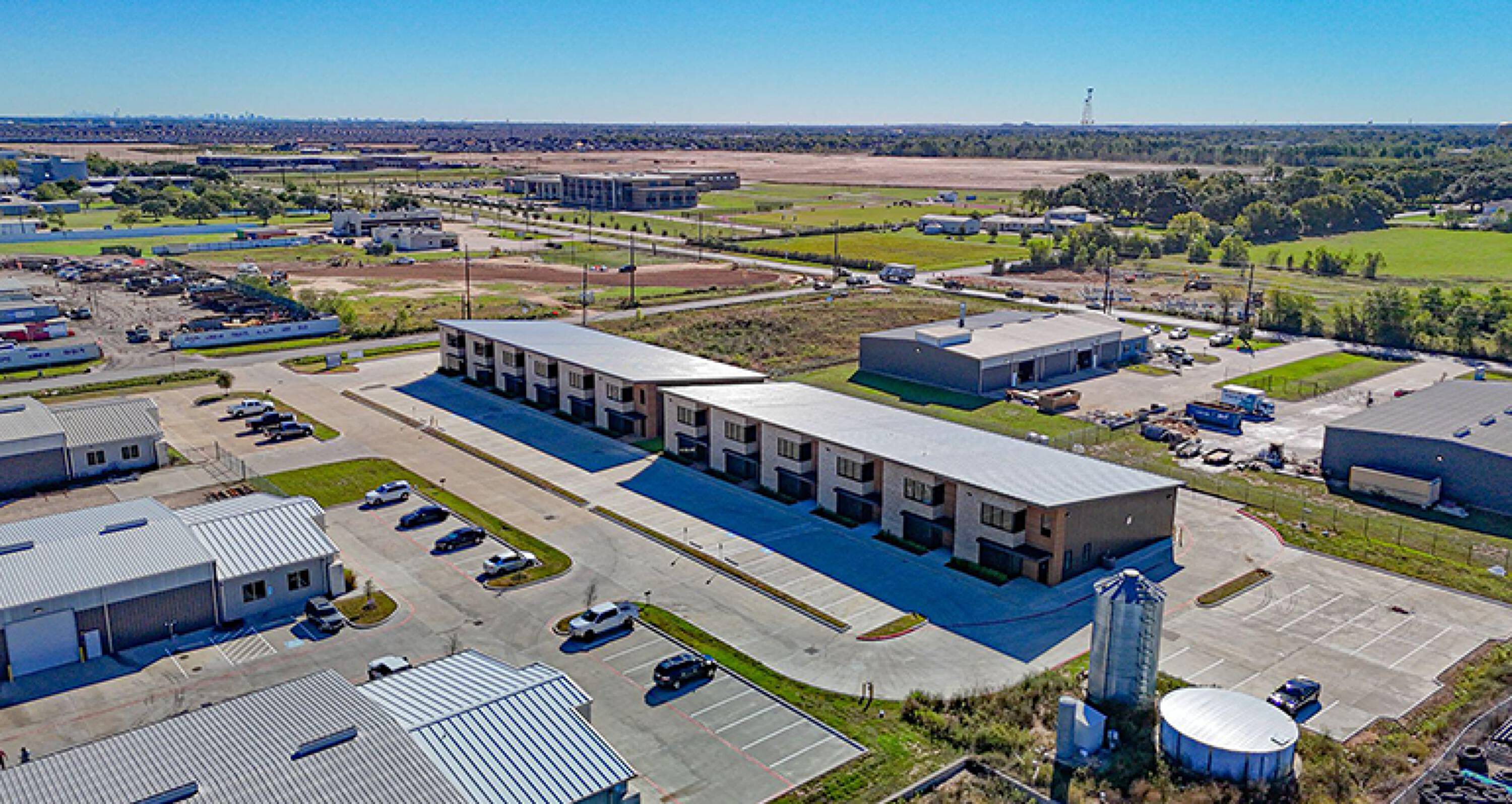 INDUSTRIAL CONDOS FOR SALE / LEASE