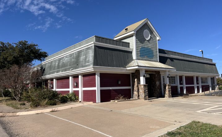 Pictures of Restaurant property located at 3909 Sunset Dr, San Angelo, TX 76904 for lease - image #1