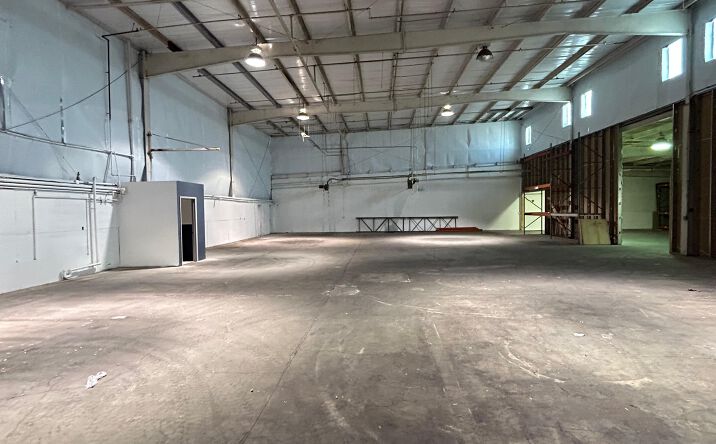Pictures of Industrial property located at 6205 31st St E, Bradenton, FL 34203 for lease - image #1