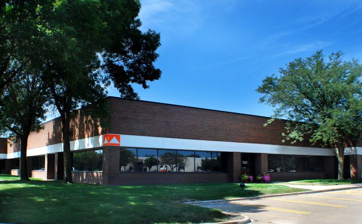 Pictures of Office property located at 11101 NW Aurora Ave., Urbandale, IA 50322 for lease - image #1