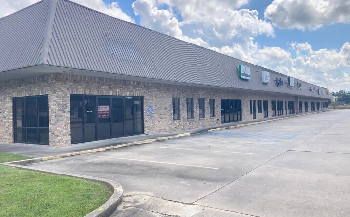 Pictures of Retail property located at 1501 Kaliste Saloom Rd, Lafayette, LA 70508 for lease - image #1