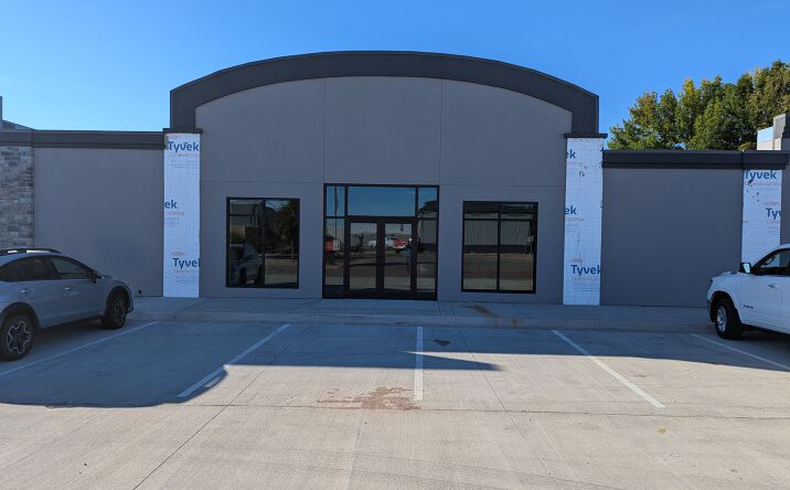 Pictures of Retail, Office, Restaurant property located at 3601 S Minnesota Ave, Sioux Falls, SD 57105 for lease - image #1