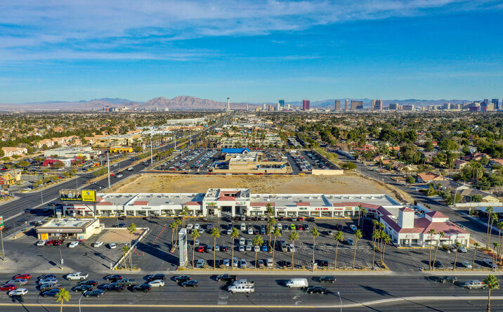 Pictures of Retail property located at 2550 S Rainbow Blvd, Las Vegas, NV 89146 for lease - image #1