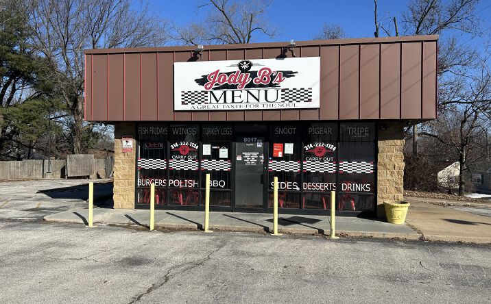 Pictures of Restaurant property located at 8017 Airport Rd, Berkeley, MO 63134 for lease - image #1