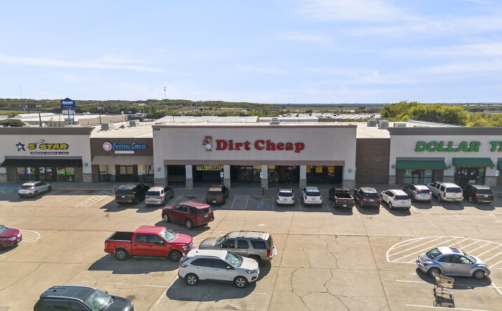 Pictures of Retail property located at 1320 Corsicana Hwy, Hillsboro, TX 76645 for lease - image #1