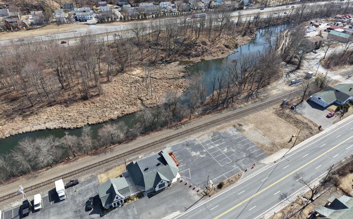 Pictures of Retail, Restaurant property located at 192 NY-17, Tuxedo Park, NY 10987 for lease - image #1