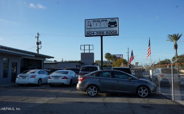 3366 Philips Hwy, Jacksonville, FL 32207 | Crexi.com