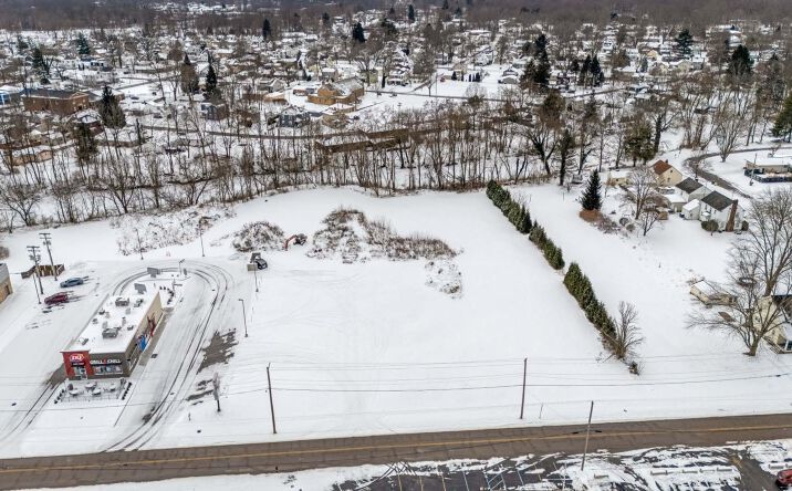 Pictures of Land property located at Broad St, Newton Falls, OH 44444 for lease - image #1