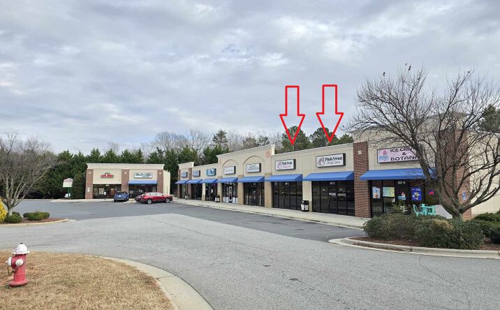 Pictures of Retail property located at 807 High Point St, Randleman, NC 27317 for lease - image #1