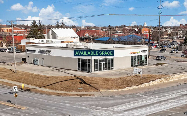 Pictures of Retail property located at 637 Lincoln Way, Ames, IA 50010 for lease - image #1