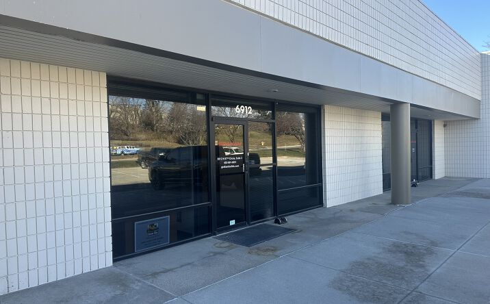 Pictures of Office, Industrial property located at 6912 N 97th Cir, Omaha, NE 68122 for lease - image #1