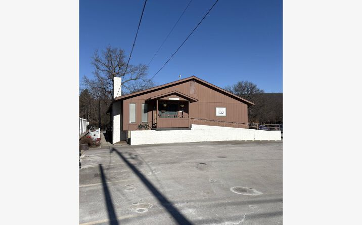Pictures of Office property located at 218 Denison Pkwy E, Corning, NY 14830 for lease - image #1