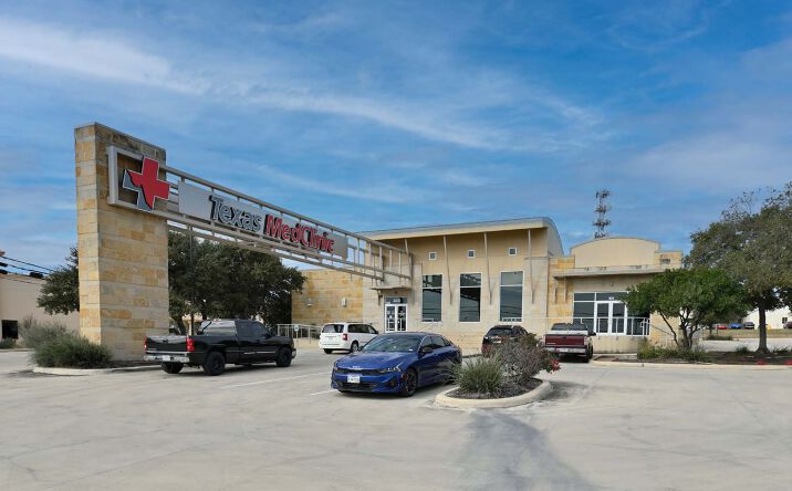 Pictures of Retail, Office property located at 323 N Loop 1604 W, San Antonio, TX 78232 for lease - image #1