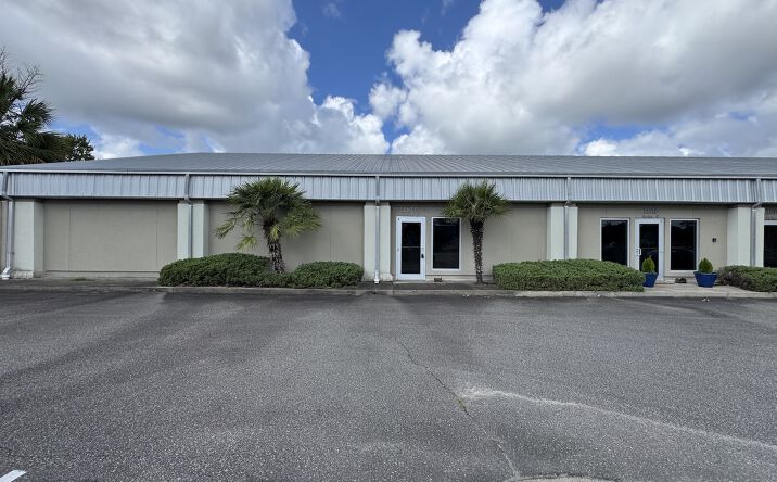 Pictures of Office property located at 1800 Husted Rd, Conway, SC 29526 for lease - image #1
