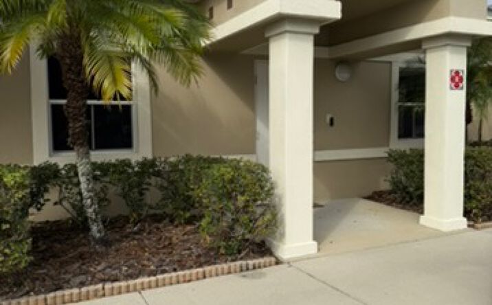 Pictures of Office property located at 955 E Martin Luther King Jr Dr, Tarpon Springs, FL 34689 for lease - image #1