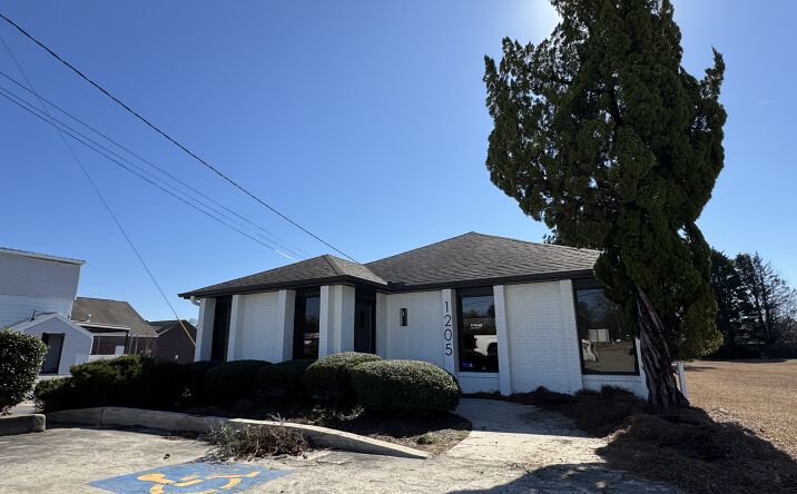 Pictures of Office property located at 1205 Russell Pkwy, Warner Robins, GA 31088 for lease - image #1
