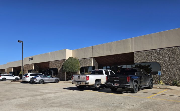 Pictures of Industrial property located at 3500 Lakeside Dr, Oklahoma City, OK 73179 for lease - image #1