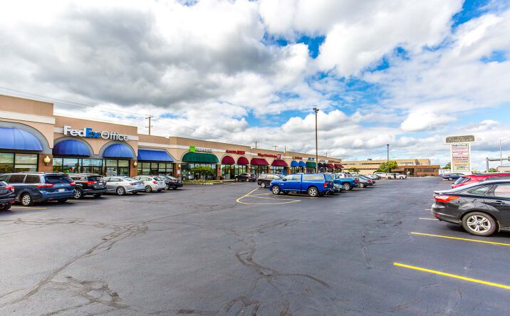 Pictures of Retail property located at 801869 N Mayfair Rd, Wauwatosa, WI 53226 for lease - image #1