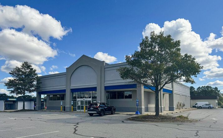 Pictures of Retail property located at 1031 Armory Dr, Franklin, VA 23851 for lease - image #1