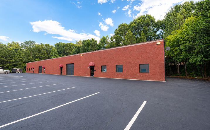 Pictures of Industrial property located at 2784 Sugarloaf Pkwy, Lawrenceville, GA 30046 for lease - image #1