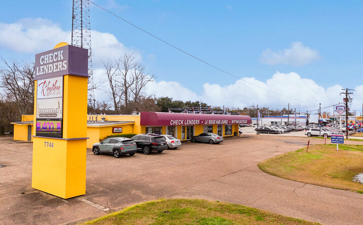 Pictures of Retail property located at 7744 Florida Blvd, Baton Rouge, LA 70806 for lease - image #1