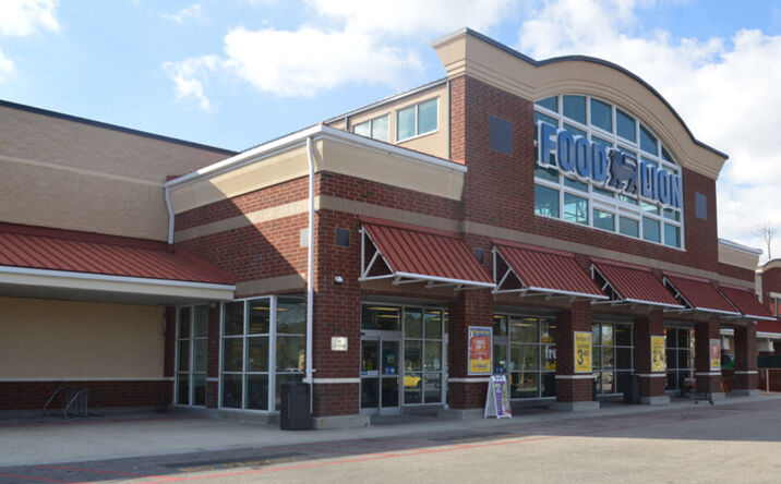 Pictures of Retail property located at 1241 38th Ave N, Myrtle Beach, SC 29577 for lease - image #1