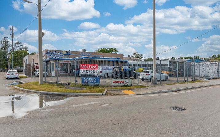 Pictures of Industrial property located at 3200 NW S River Dr, Miami, FL 33142 for lease - image #1