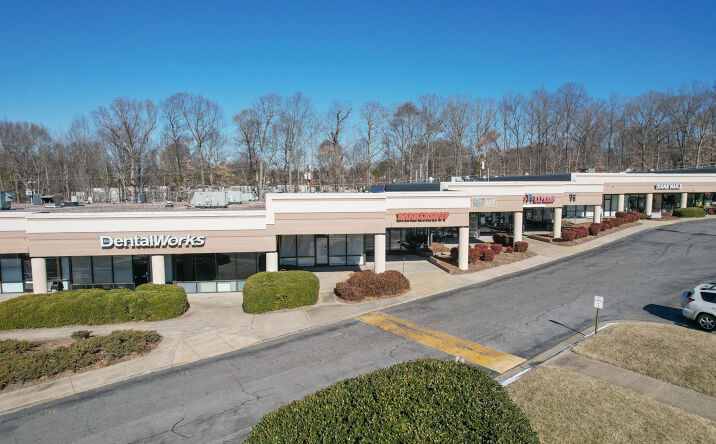 Pictures of Retail, Restaurant, Office property located at 3726 Battleground Ave, Greensboro, NC 27410 for lease - image #1