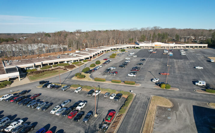 Pictures of Retail property located at 3726 Battleground Ave, Greensboro, NC 27410 for lease - image #1