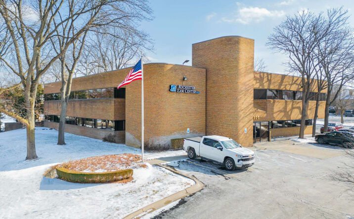 Pictures of Office property located at 805 Oakwood Dr, Rochester, MI 48307 for lease - image #1