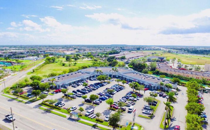Pictures of Retail property located at 10900 SW 184th St # 30 #10920-30, Cutler Bay, FL 33157 for lease - image #1