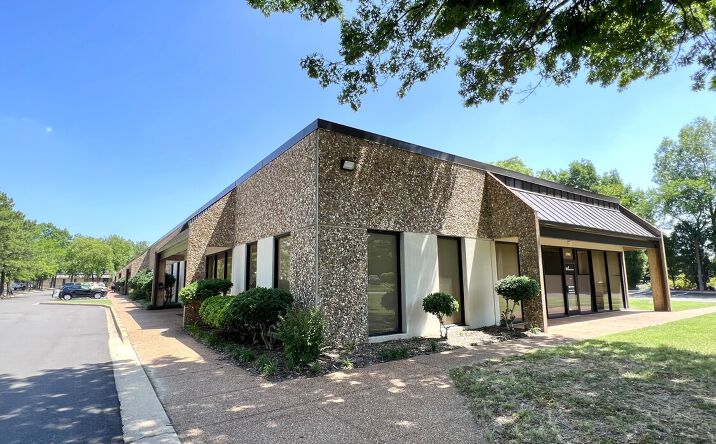 Pictures of Office property located at 5796 Shelby Oaks Dr, Memphis, TN 38134 for lease - image #1