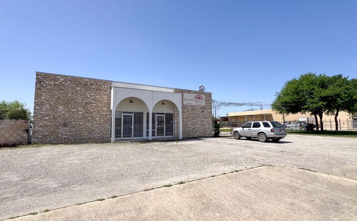 Pictures of Industrial property located at 1111 Paulsun, San Antonio, TX 78219 for lease - image #1