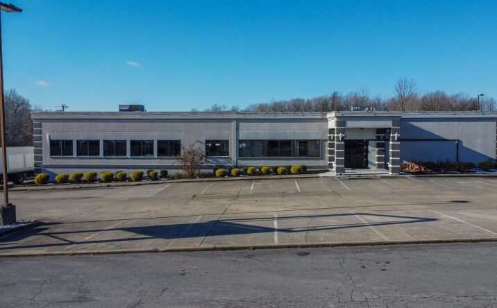Pictures of Retail property located at 708 Complex Dr, Grand Rivers, KY 42045 for lease - image #1