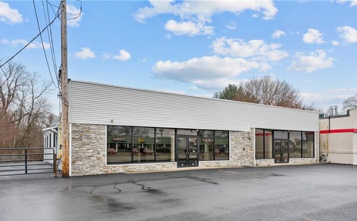 Pictures of Retail property located at 6854 Post Rd, North Kingstown, RI 02852 for lease - image #1