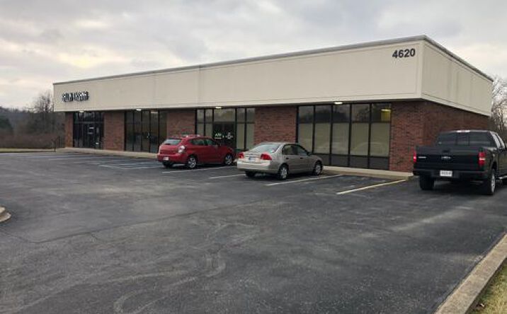 Pictures of Retail, Office property located at 4620 Williamsburg Station Rd, Floyds Knobs, IN 47119 for lease - image #1
