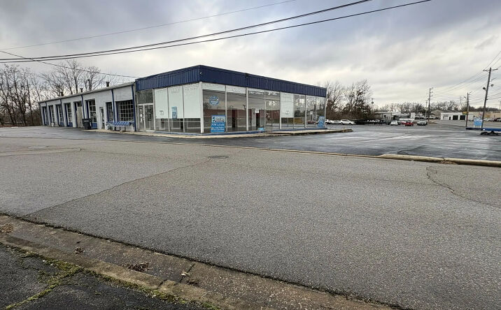 Pictures of Retail property located at 708 W Spring St, Cookeville, TN 38501 for lease - image #1